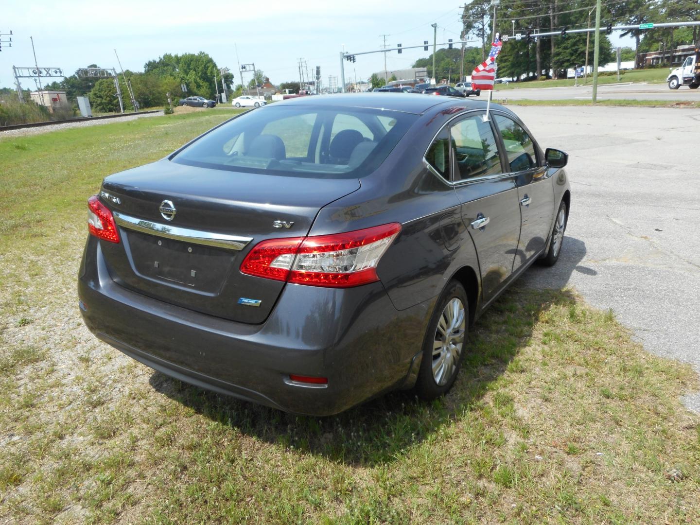 2014 Gray Nissan Sentra (3N1AB7AP4EL) , located at 2553 Airline Blvd, Portsmouth, VA, 23701, (757) 488-8331, 36.813889, -76.357597 - Photo#5